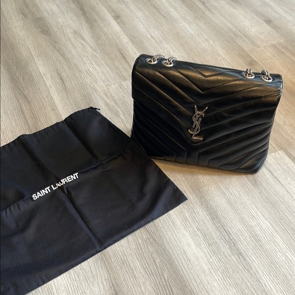 Saint Laurent Medium Loulou Matelassé Leather Shoulder Bag - Picture 3 of 17